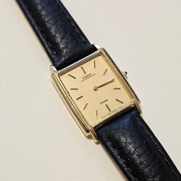 빈티지 시티즌 Forma 금장 사각 가죽 시계(여성용)