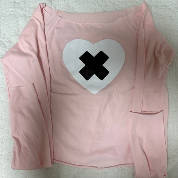 샵페어리 cherish heart cut off t-shirt brown