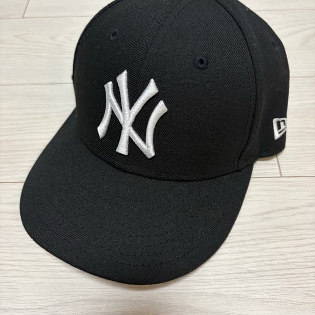 뉴에라 뉴욕양키스 블랙 로우프로파일 7 3/8 (58.7cm)