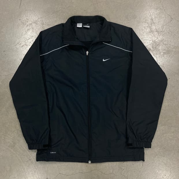 나이키 블랙 컬러 스우시 스몰 로고 바람막이