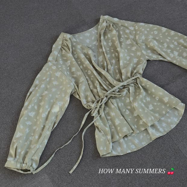 GU 블라우스 그린 패턴