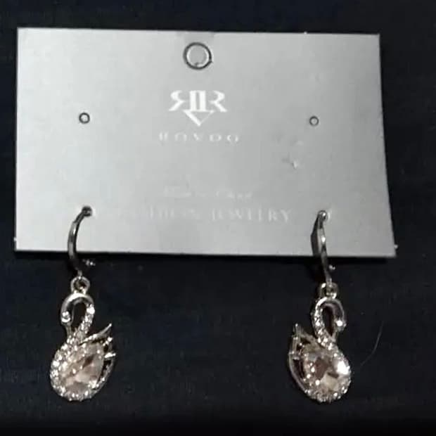 스완 디자인 실버 크리스탈 큐빅 귀걸이