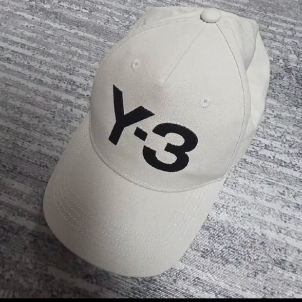 와이쓰리 화이트 볼캡