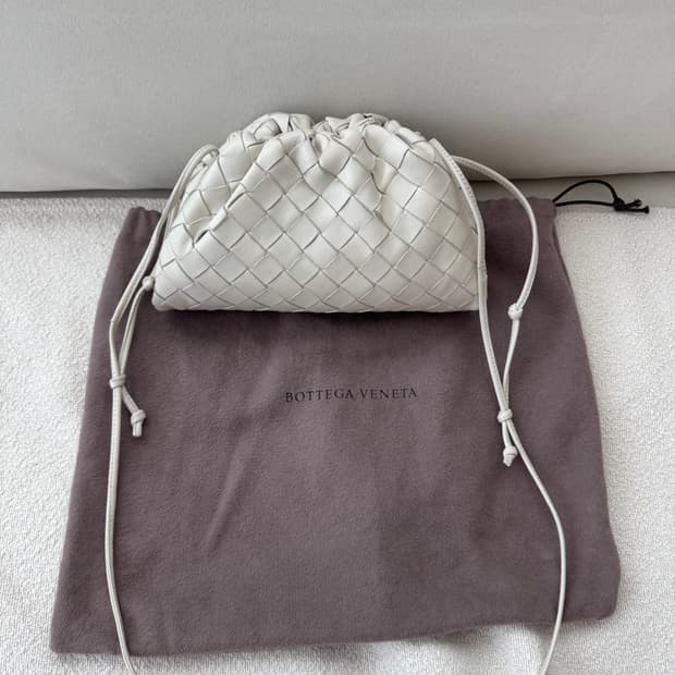 보테가베네타 인트레치아토 미니 크로스백 만두백