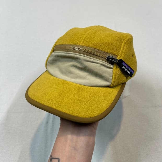 파타고니아 옐로우 플리스 캠프캡 모자 지퍼포켓