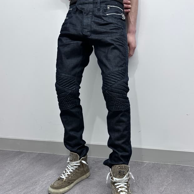 멀티 지퍼 퀼티드 바이커 데님 팬츠