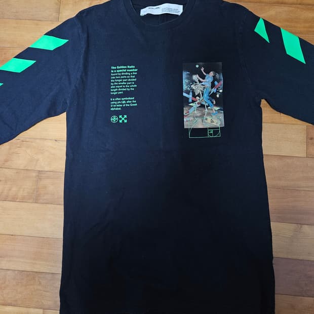 오프 화이트 파스칼 긴팔티