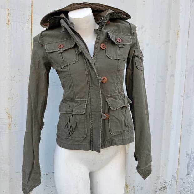 Button field jacket
