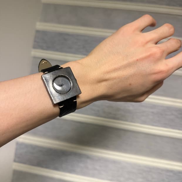 네지코무 nejicommu 시계 팝니다. 이얼즈어고