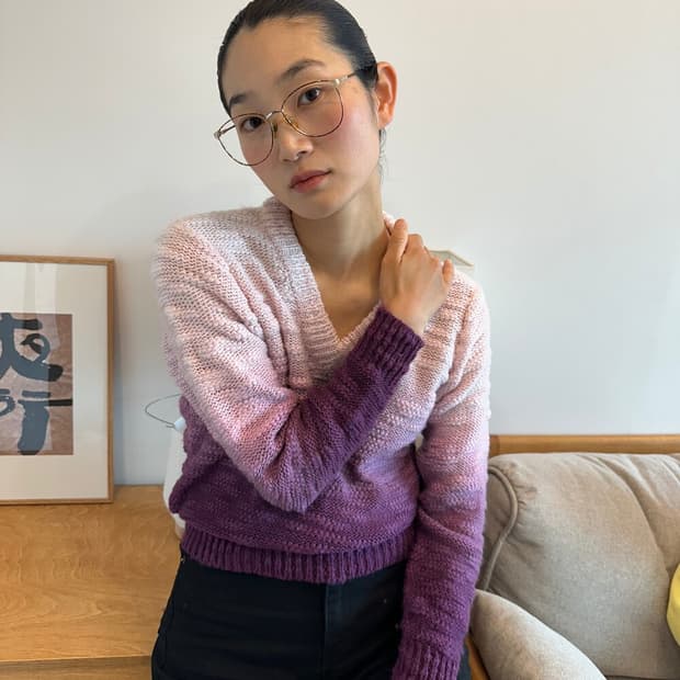  Vintage 80s Gradient V-neck Knit