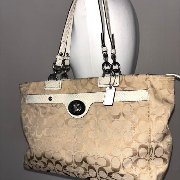 🚨연말세일🚨Coach ivory vintage bag