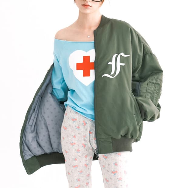 구합니다) 샵페어리 봄버 자켓 카키