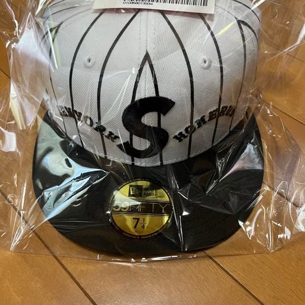 25SS 슈프림 x 홈런 S 로고 뉴에라 스트라이프 스냅백