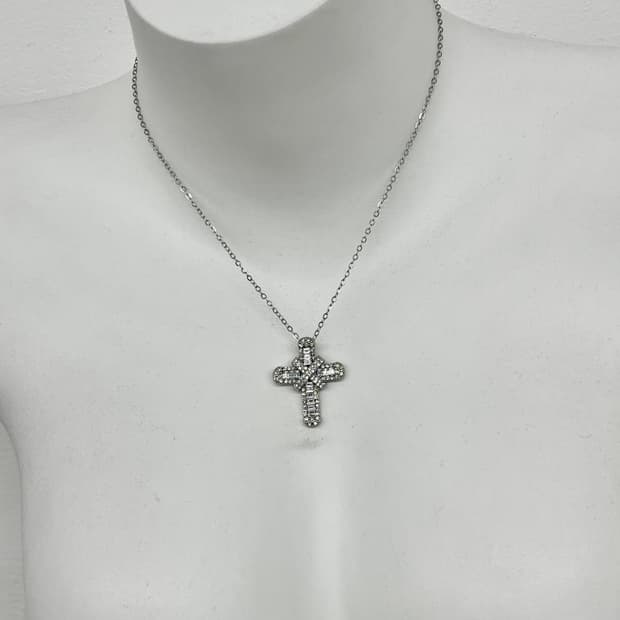 큐빅 십자가 네크리스