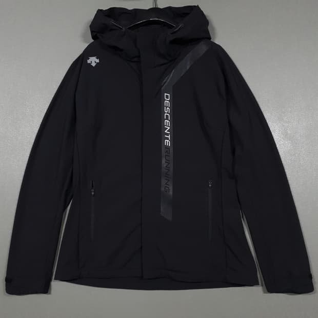 여성 90) 데상트 신형 18ss 스피드런 소닉벤트 후드 자켓 블랙 S