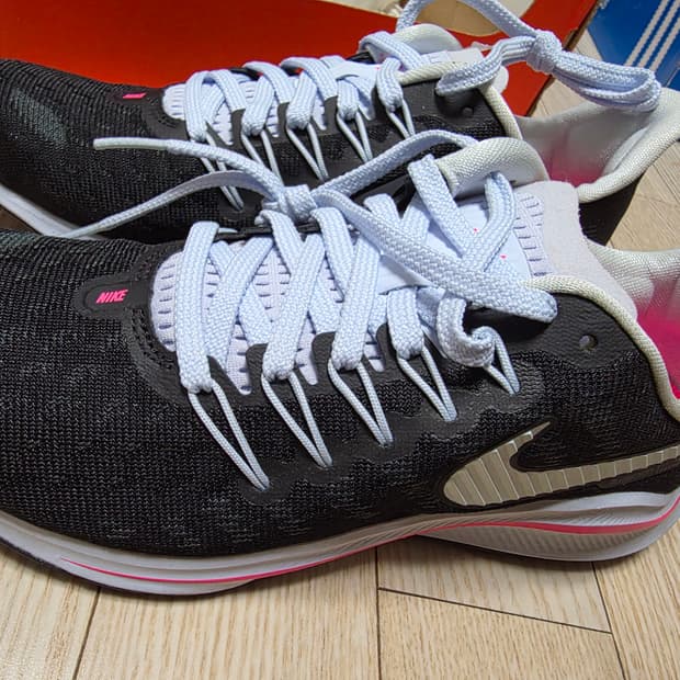 나이키 에어줌 보메로14 230사이즈 