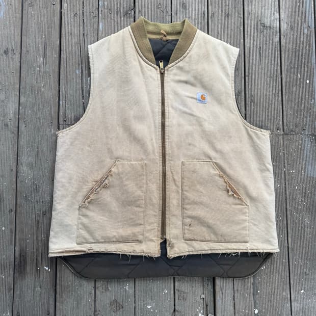 90s Thrashed 칼하트 패드 베스트