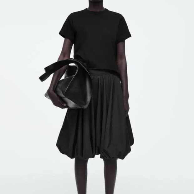 cos 벌룬 미디스커트 32사이즈