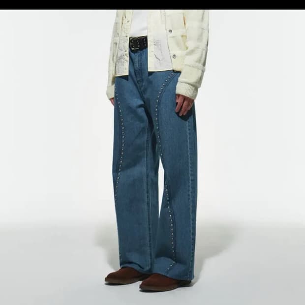 eerst 스터드 누보진 M사이즈 판매합니다