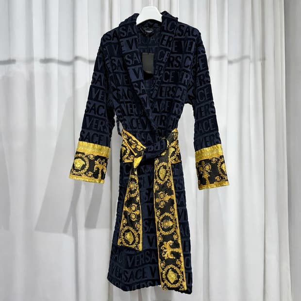 [정품][새상품급] 베르사체 바로코 로브 컬렉션바스 로브 가운 블랙