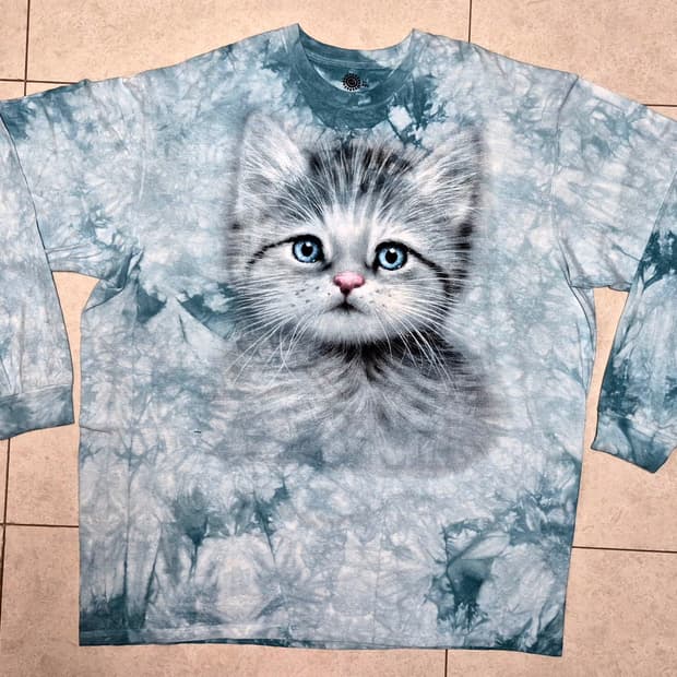 THE MOUNTAIN Cat Long-Sleeve T-Shirt