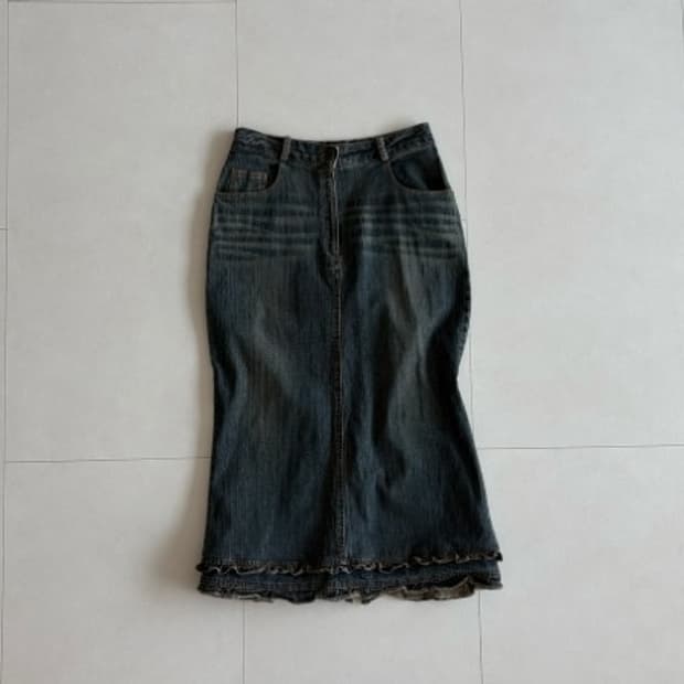 ruffle hem denim skirt