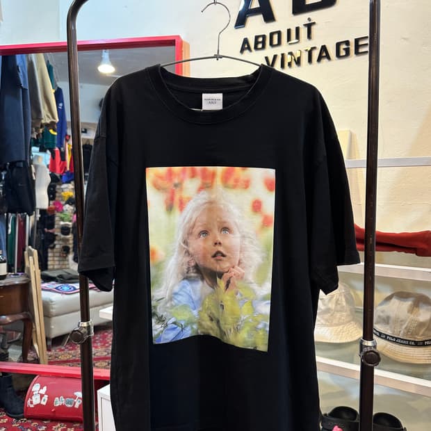 아크메드라비 오버핏 베이비 페이스 반팔티 블랙
