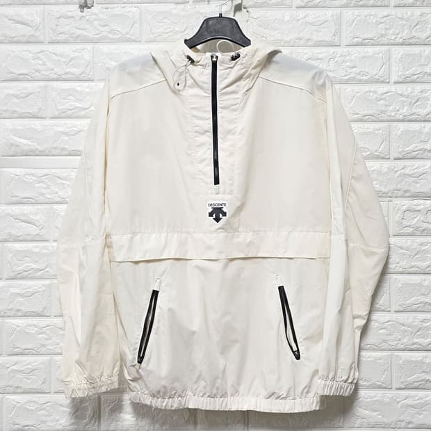 택포// 데상트 아노락 바람막이 여성 M 