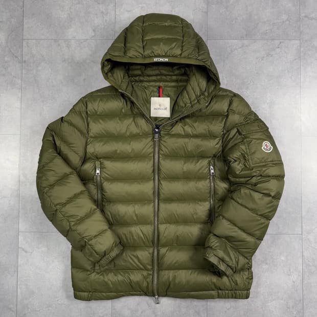 몽클레르 경량패딩 올리브 그린
