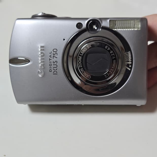 캐논 익서스 750 디지털 카메라