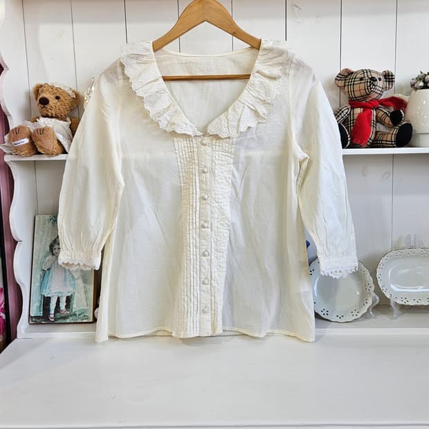 코튼 레이스 프릴 블라우스