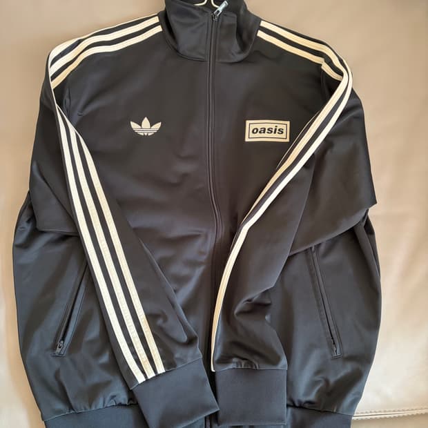 아디다스 오아시스 트랙탑 블랙 L사이즈 (UK)