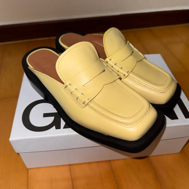 가니 GANNI 옐로우 뮬 로퍼 새상품