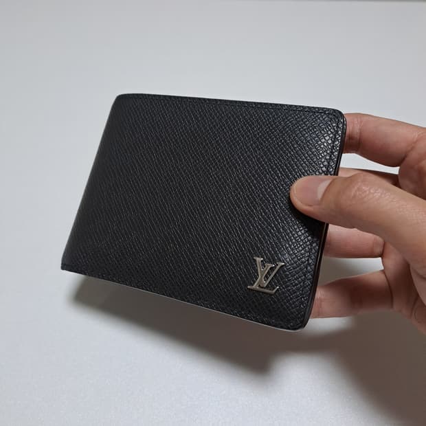[100%/정품] 루이비통 멀티플 타이가 블랙 반지갑, 루이비통지갑