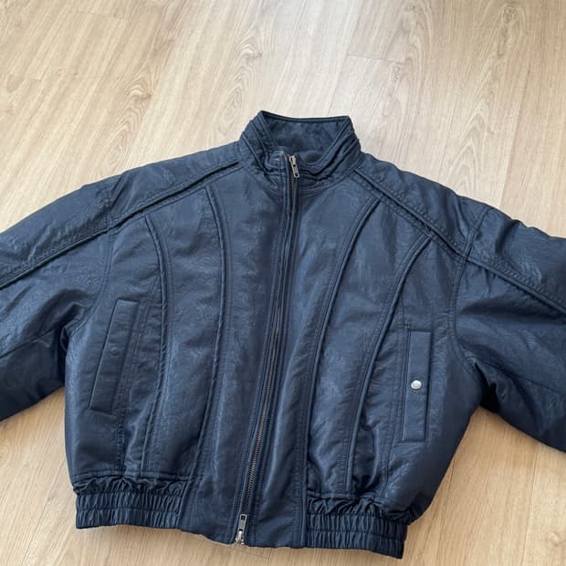 엘무드 벌키 크롭 봄버 자켓 블랙