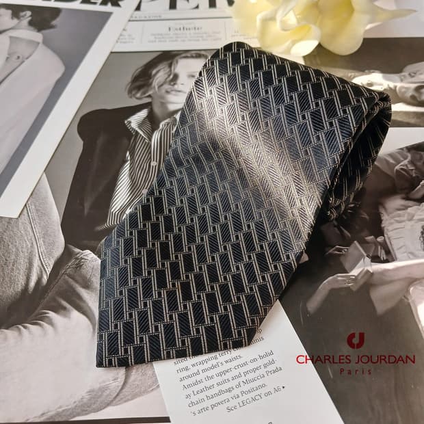 샤를주르당 실크 블랙 패턴 넥타이 9.7cm A등급 A18944
