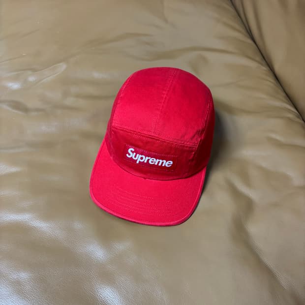 Supreme 슈프림 레드 캠프캡 모자 (Washed Red)