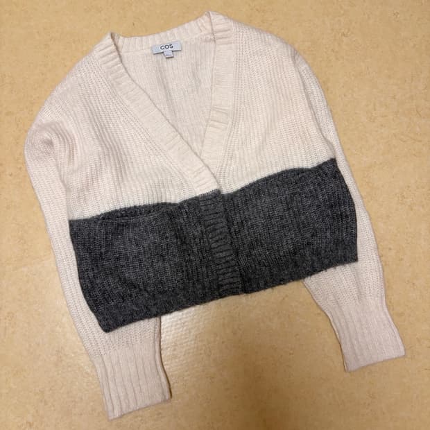COS 코스 레귤러핏 컬러블록 가디건 S