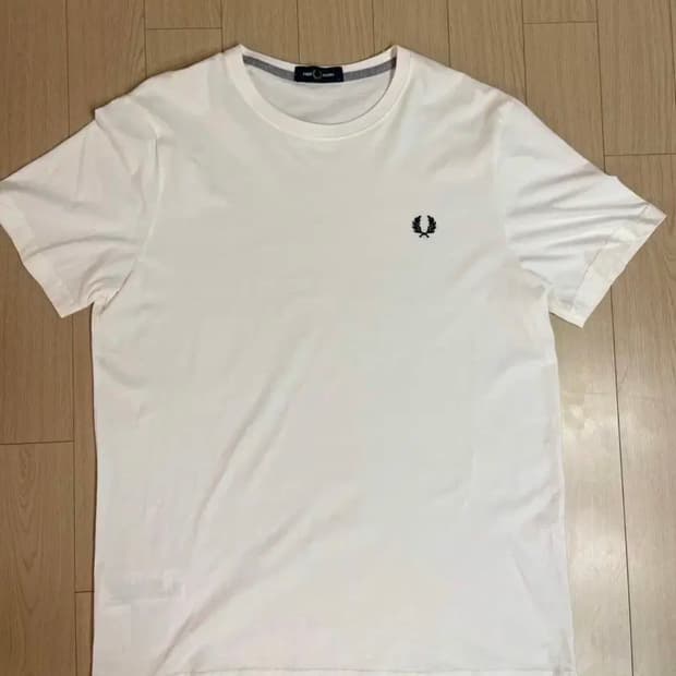 프레드 페리 흰색 티셔츠 L