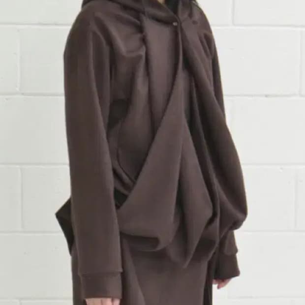 Tiles 스카프 후디 브라운