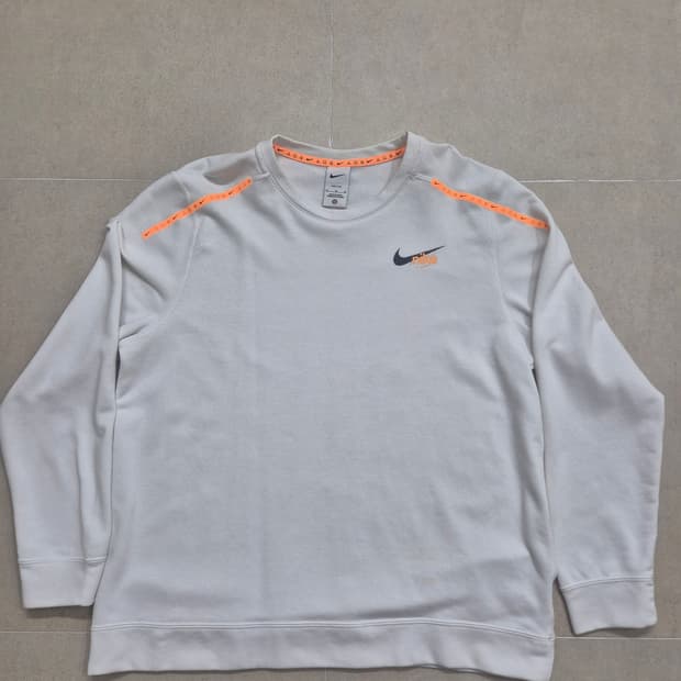 나이키 맨투맨 xl흰색