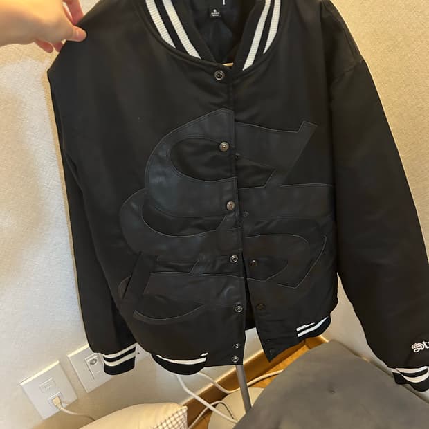 스투시 스타디움자켓 고딕 S