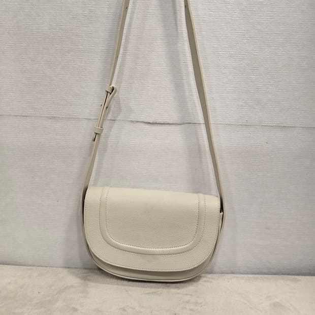 레이드백 로니 클래식 아이보리 반달 스몰  숄더백