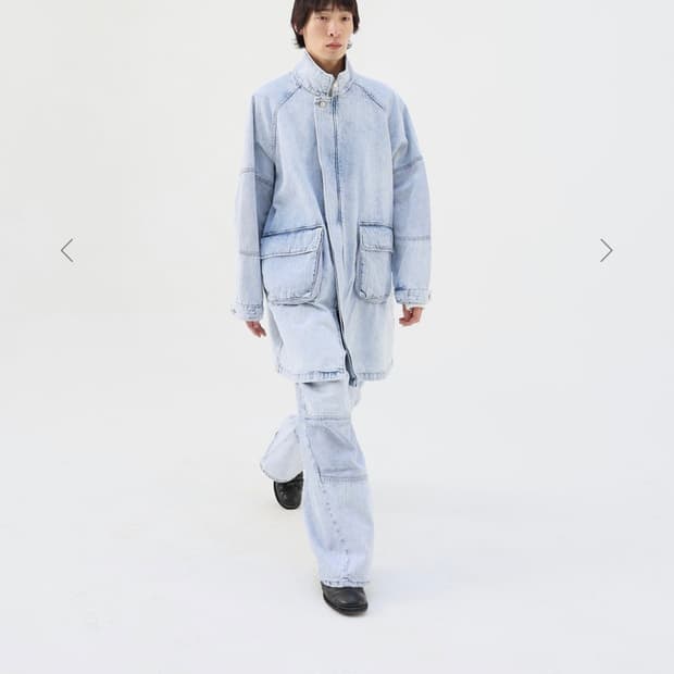 999휴머니티 AV BELTED PLEATS DENIM PANTS