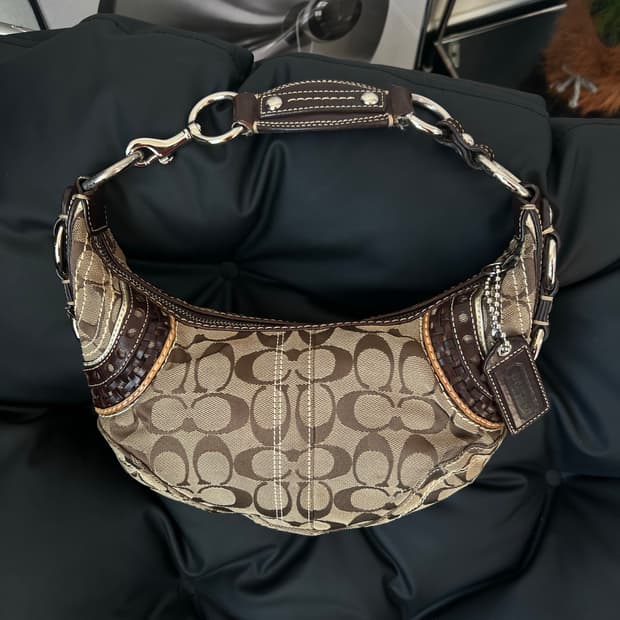 코치 Y2K 시그니처 숄더백