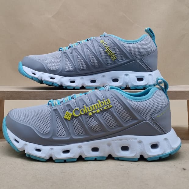 컬럼비아 pfg워터슈즈 235