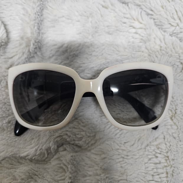 레트로 프라다 선글라스