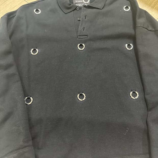 라프시몬스 프레드페리 카라티