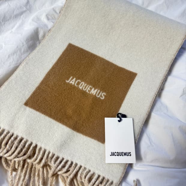 자크뮈스 머플러 