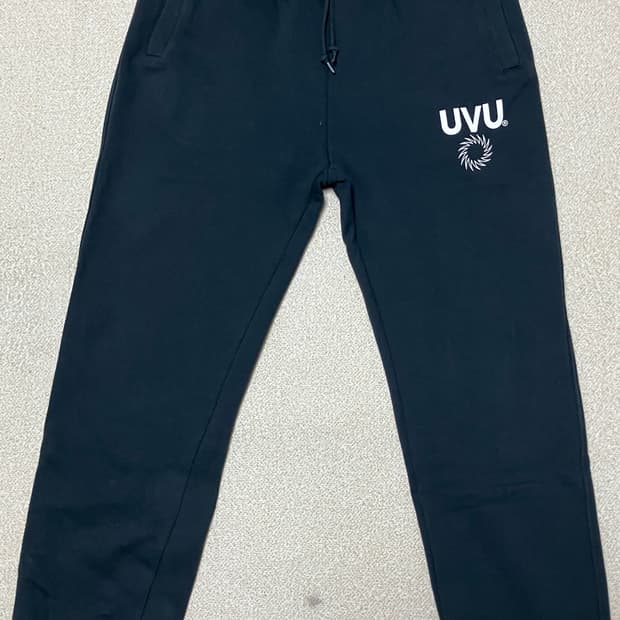 UVU 파리 트레이닝 팬츠